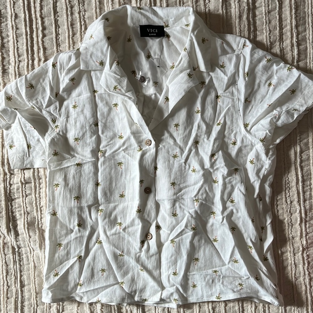 Vici white button down with palm trees